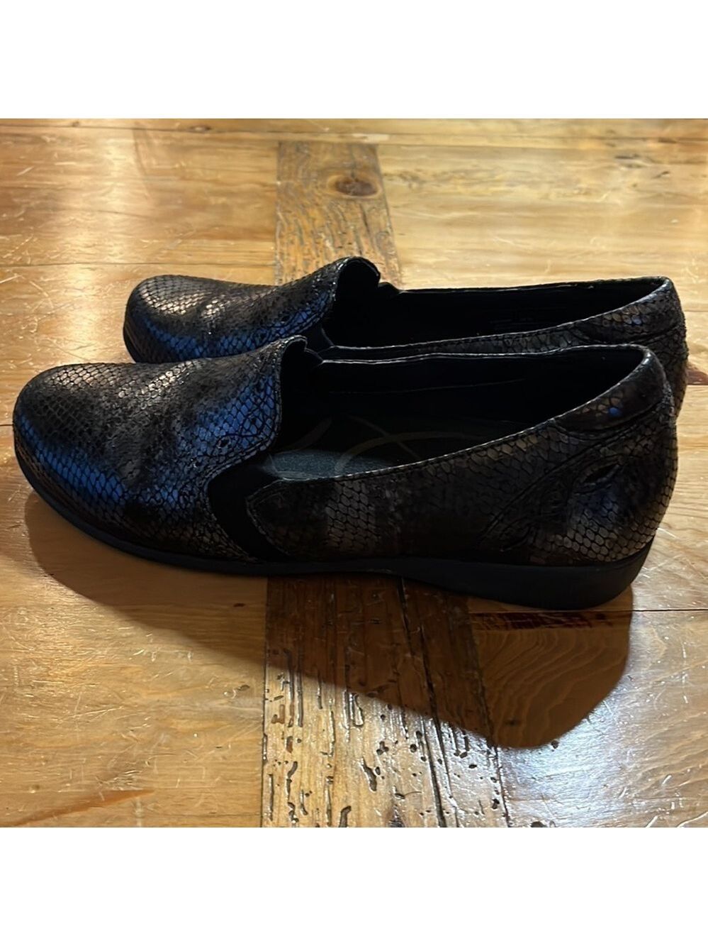 aravon Adalyn Slip On Grey Black Snake Skin Flat Loafer 9 - Picture 5 of 13